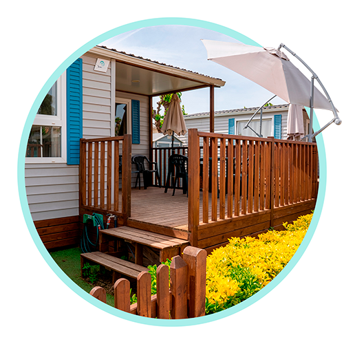 Bungalows con terraza en Camping El Toro Azul