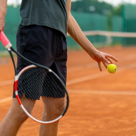 Pistas de tenis cerca del camping El Toro Azul