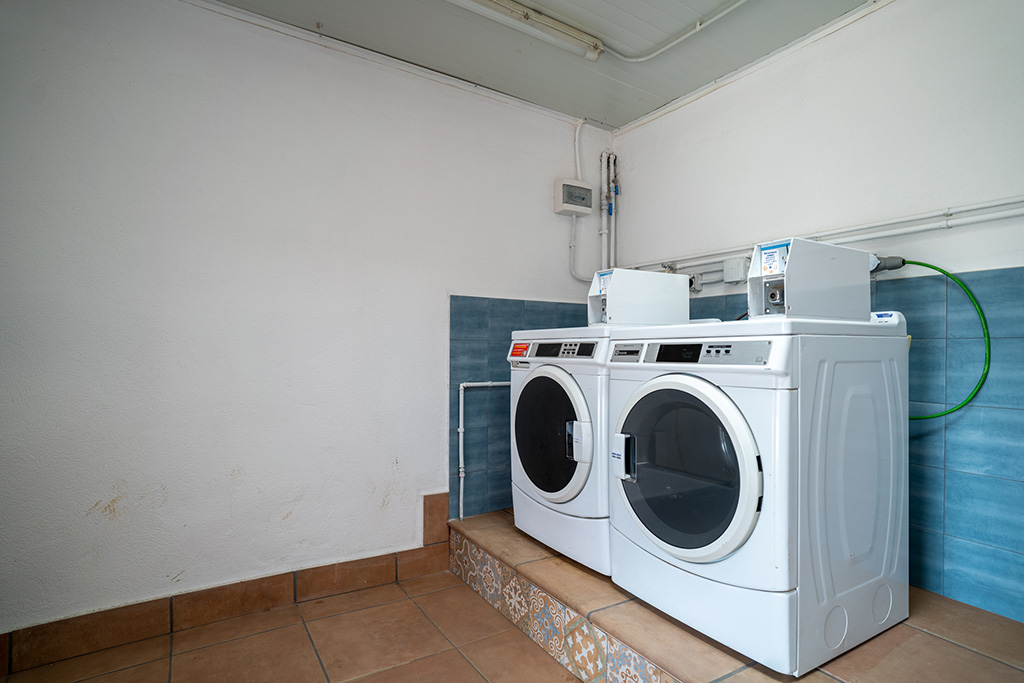 Lavandería en el camping para clientes